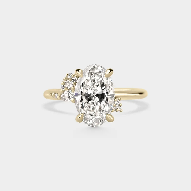 Adjustable Women's Diamond Rings with a Flexible Band for a Comfortable and Custom FitAsymmetrical Cluster of White Diamond