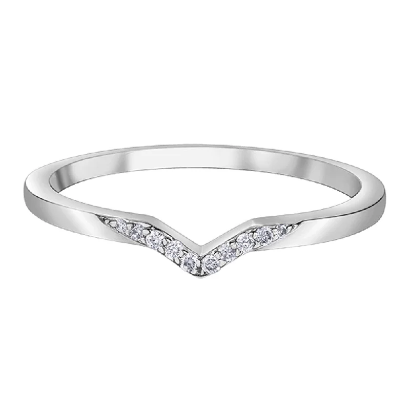 Tennis - Style Women's Diamond Rings with a Continuous Row of Diamonds for a Classic and Versatile LookV-Shaped Diamond Band