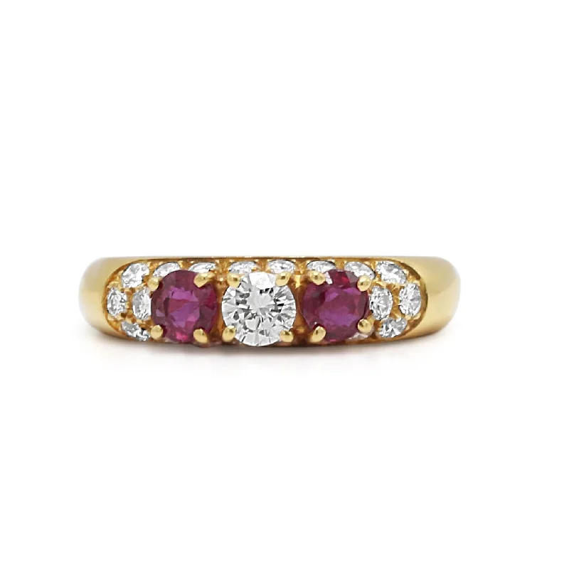 Tennis - Style Women's Diamond Rings with a Continuous Row of Diamonds for a Classic and Versatile LookDiamond & Ruby Ring - 18ct Yellow Gold