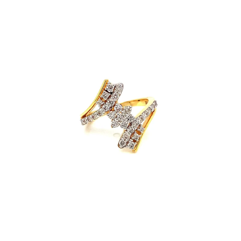 Pear - Shaped Women's Diamond Rings in Yellow Gold with a Single - Diamond Pendant Look18K YG Star Diamond Ring-1pc