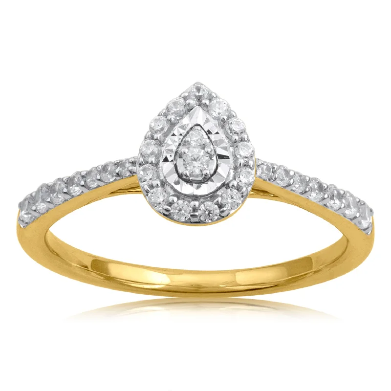 Cushion - Cut Women's Diamond Rings in Platinum with a Soft and Romantic Appearance18K YG Cluster Diamond Ring-1pc