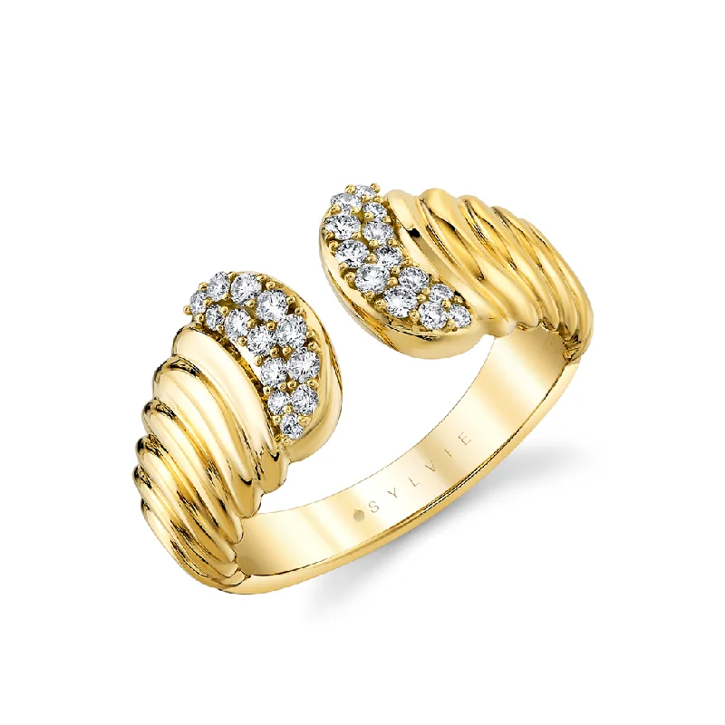 Vintage - Reproduction Fashion Rings in Bronze with Cameo - Style Medallions14K Yellow Gold Open Natural Diamonds Ring