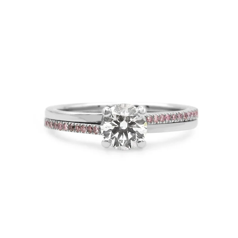 Signature - Design Women's Diamond Rings with a Brand - Specific Pattern and High - Quality DiamondsDe Beers The Promise Pink Solitaire Diamond Ring - Platinum