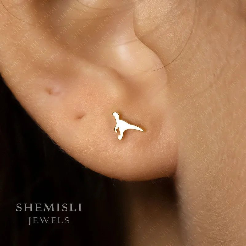 Pearl - Set Minimalist Stud Earrings in White for a Classic and Elegant AppearanceTiny Raptor Dinosaur Stud Earrings, Unisex, Gold, Silver SS713 Butterfly End, SS714 Screw Ball End (Type A) LR