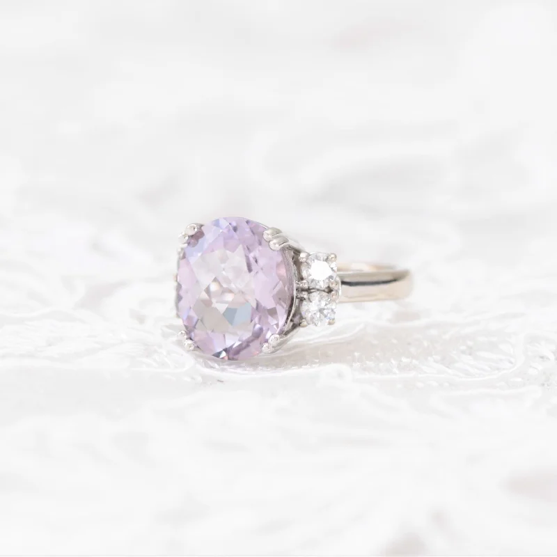 Women's Diamond Rings with Side - Stone Pave Setting for a Sparkling and Continuous ShinePink amethyst diamond ring