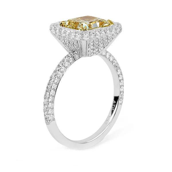 Tennis - Style Women's Diamond Rings with a Continuous Row of Diamonds for a Classic and Versatile LookAurora Radiant Cocktail Ring