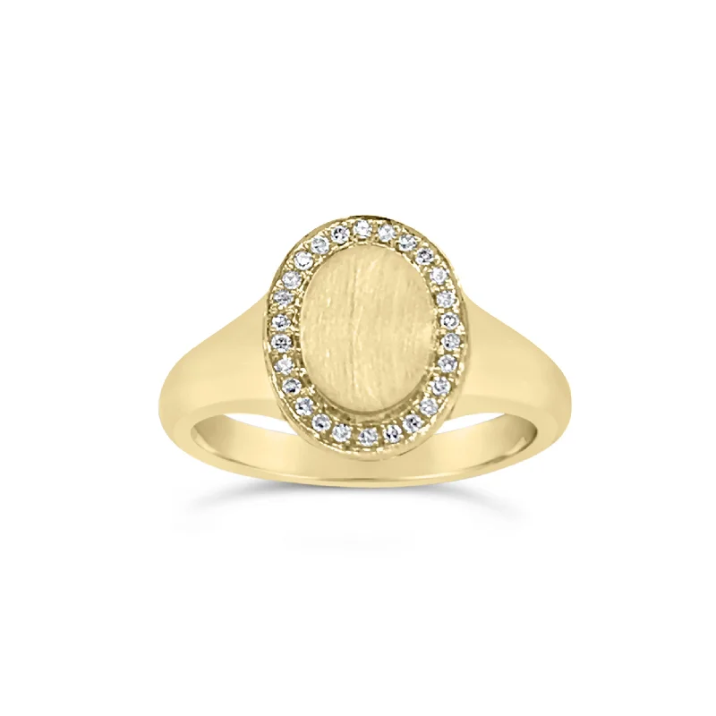 Magnetic Fashion Rings in Stainless Steel with a Modern, Interlocking DesignDiamond & Gold Signet Ring