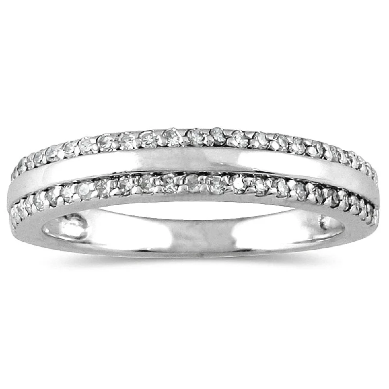 Halo - Style Women's Diamond Rings with a Center Diamond Surrounded by Smaller Diamonds in 18K Gold1/4 Carat TW Diamond Wedding Band in 10K White Gold