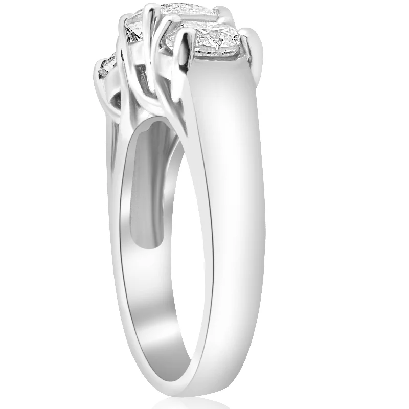 Pearl - and - Diamond - Studded Wedding Bands in White Gold for a Feminine and Elegant Touch2 3/4ct Three Stone Diamond Engagement Ring White Gold