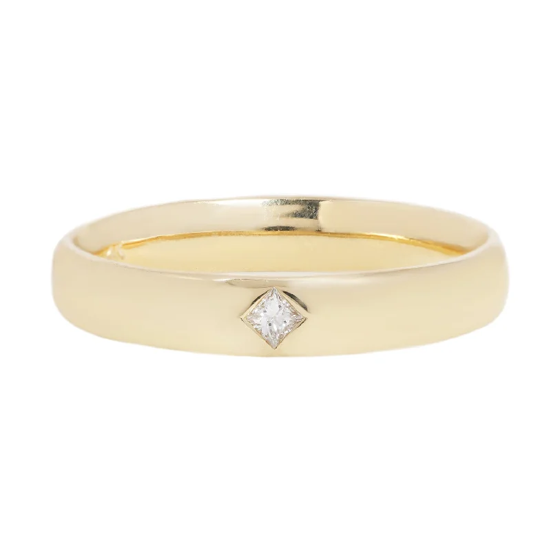 Solitaire Engagement Rings with a High - Clarity Round Diamond and Tapered BandRow Ring No. 1