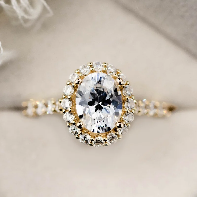 Signature - Design Engagement Rings with a Brand - Exclusive Pattern and Premium DiamondsThe Juliette - Oval Halo Diamond Engagement Ring with Pavé Diamond Setting