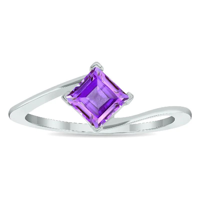 Amethyst Gemstone Rings in Sterling Silver with a Halo of Cubic Zirconia for a Budget - Friendly LuxuryWomen's Solitaire Amethyst Wave Ring in 10K White Gold